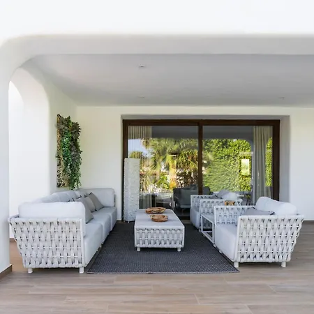 וילה Guzman - Artista *