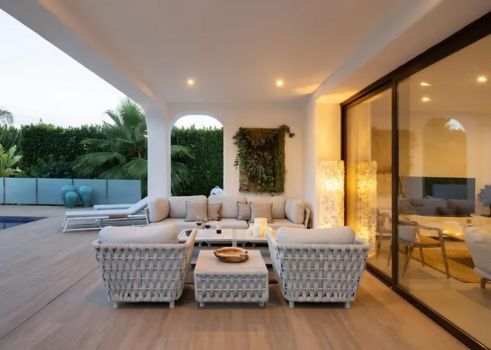 Guzman - Artista Villa *